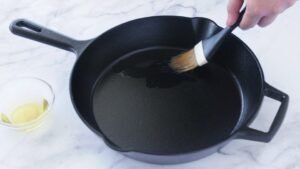 Clean a Cast Iron Skillet With Oil